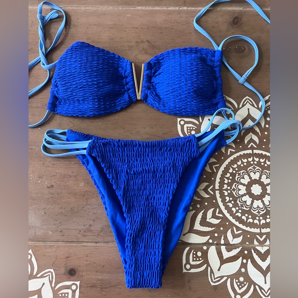 BNWOT! V Accented Medium Vibrant Blue Bikini Set
